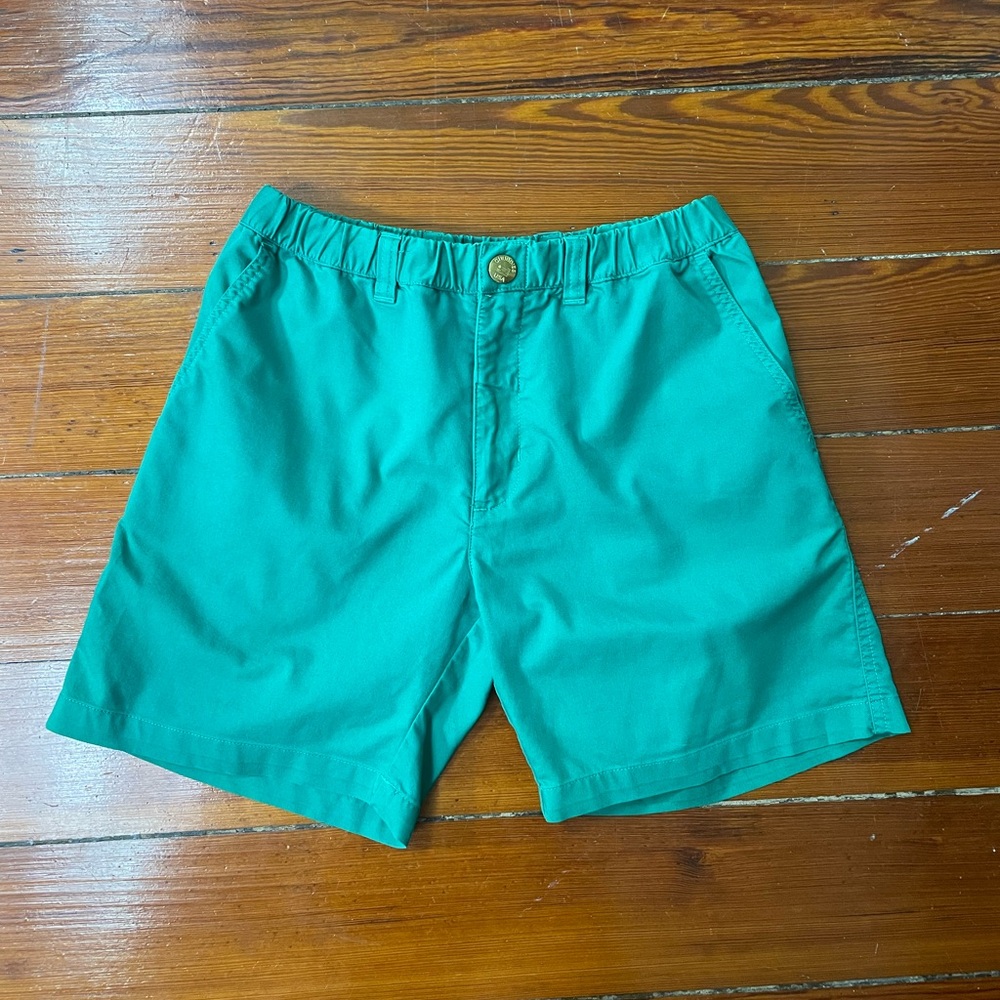 Chubbies Green Flat Front Performance Golf Shorts 7” Inseam - Men's Size Small